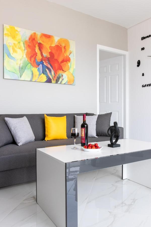 Z5 Sky Sparta Apartment Екстер'єр фото